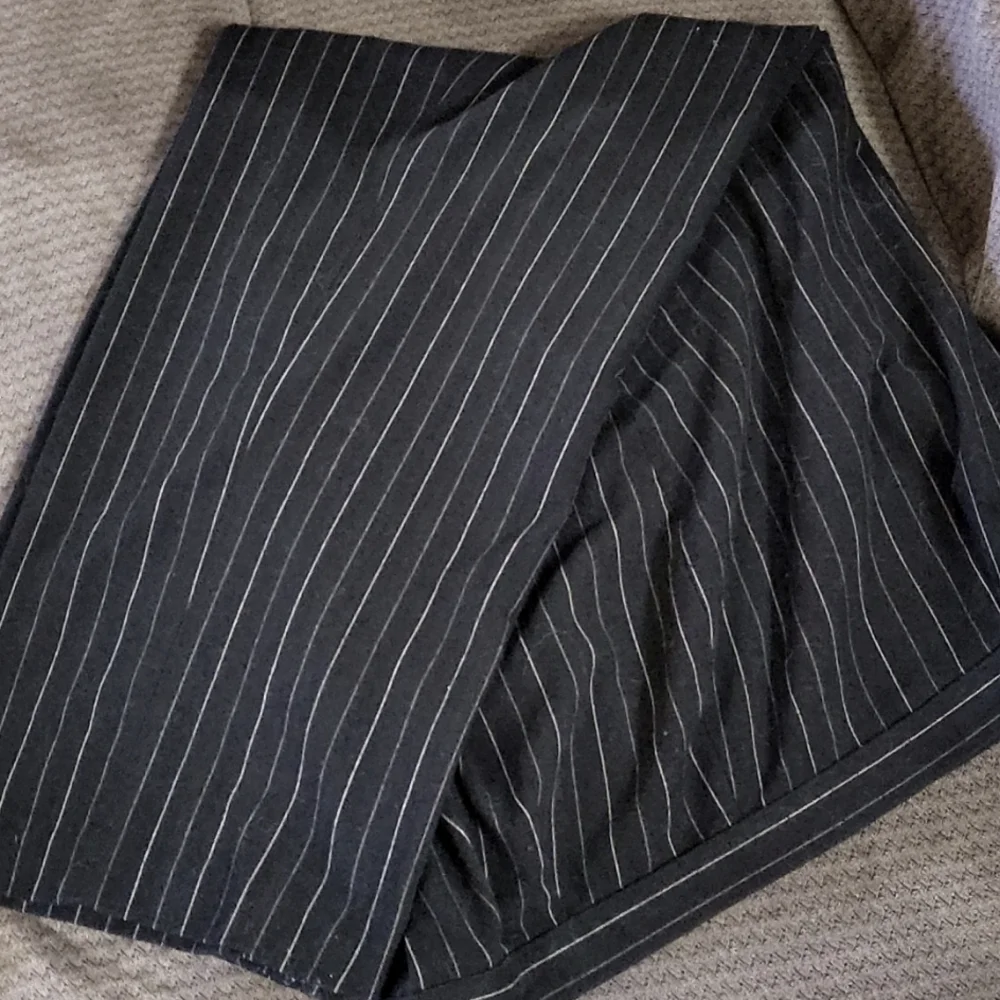 Pin stripped pants - Picture 1 of 4